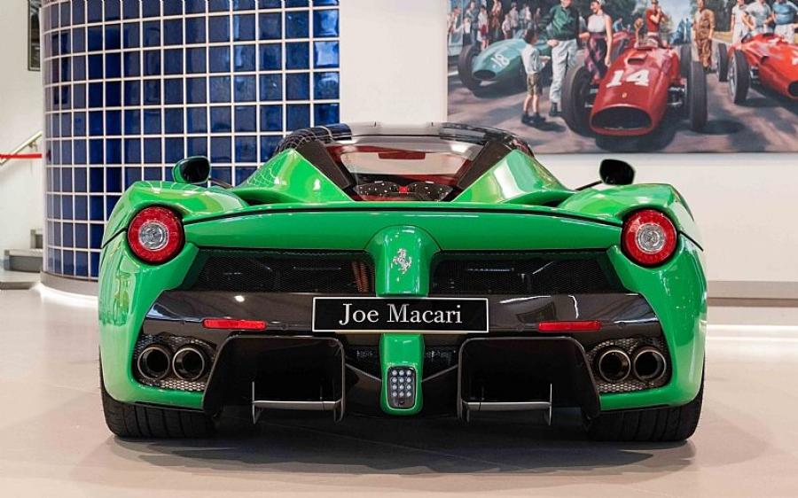  Ferrari LaFerrari Vibrant Kermit 2019 года  (фото 9 из 15)